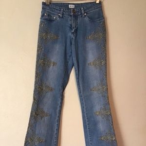“Cache” jeans with gold embroidered